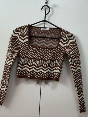 stradivarius Brown and White Zigzag Square-Neck Long Sleeve Crop Top